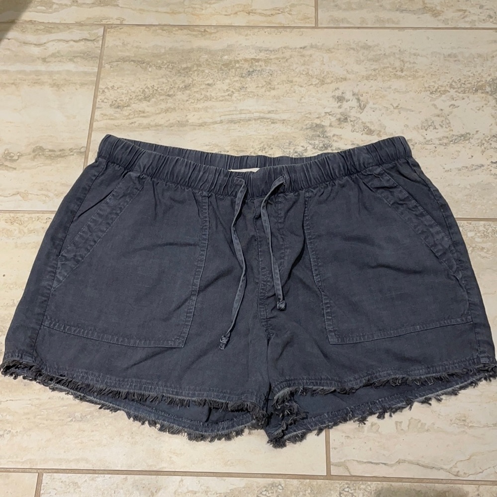 Bella Dahl Frayed Tie Short. Medium